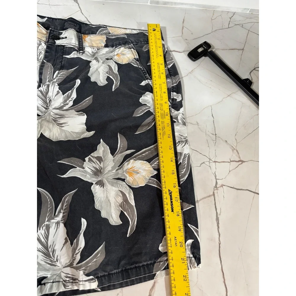 Levi Strauss Mens 38 Tropical Floral Print Flat Front Casual Shorts Black Gray